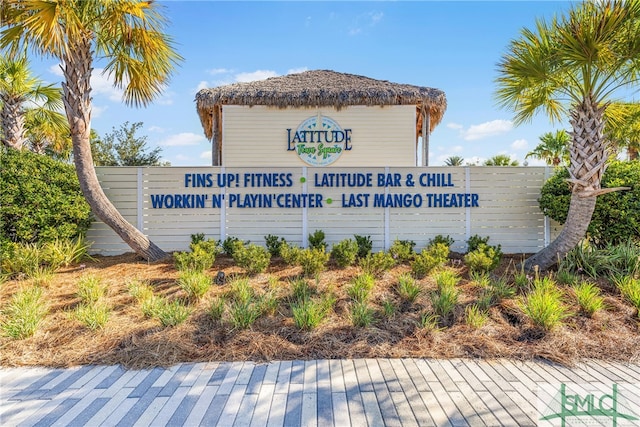 view of community / neighborhood sign