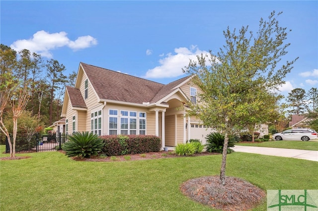 view of front of home featuring a front lawn