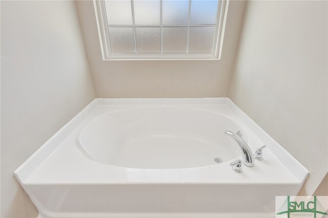 bathroom featuring a bathing tub