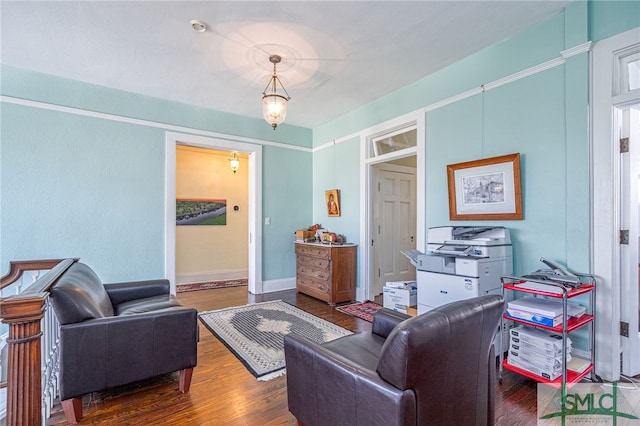 18 E 34th St, Savannah, GA 31401 - living area with wood finished floors and baseboards