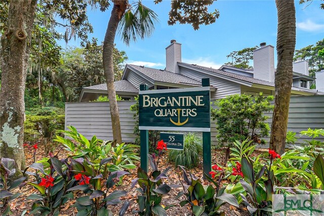 view of community / neighborhood sign