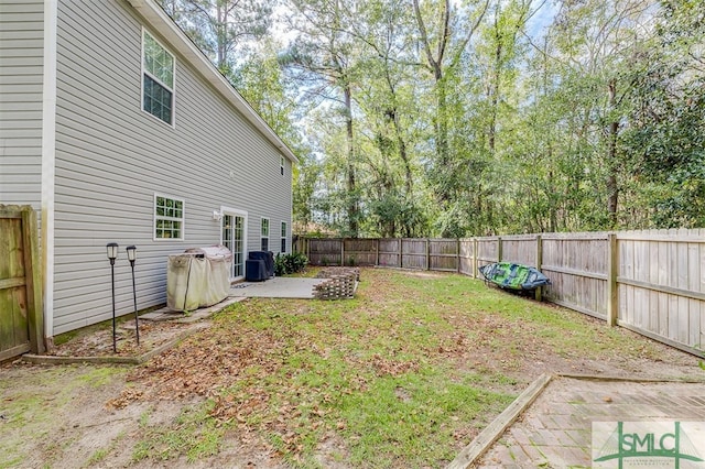 view of yard with a patio