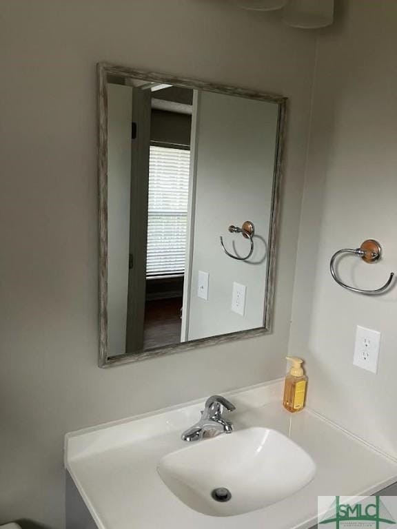 bathroom featuring sink