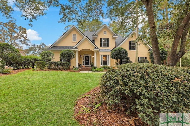 view of front of house with a front yard