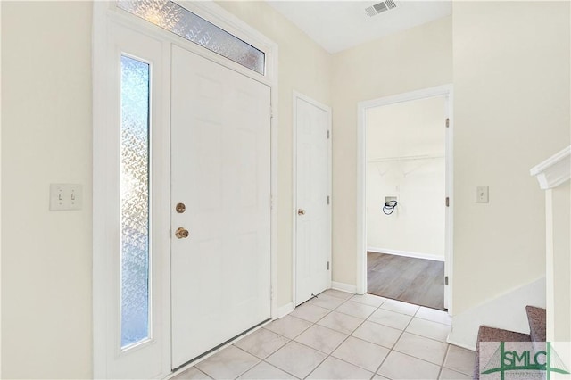 2 Putters Pl, Savannah, GA 31419 - foyer entrance with light tile patterned flooring