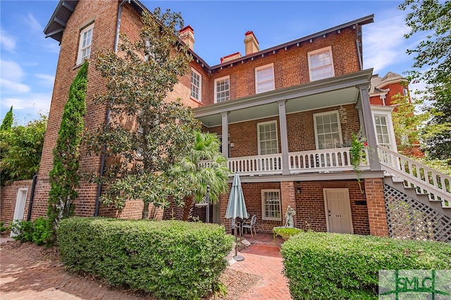 view of front facade with covered porch