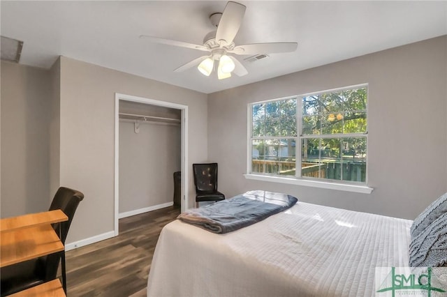 17 S Lake Dr, Savannah, GA 31410 - bedroom with wood finished floors, a closet, a ceiling fan, and baseboards
