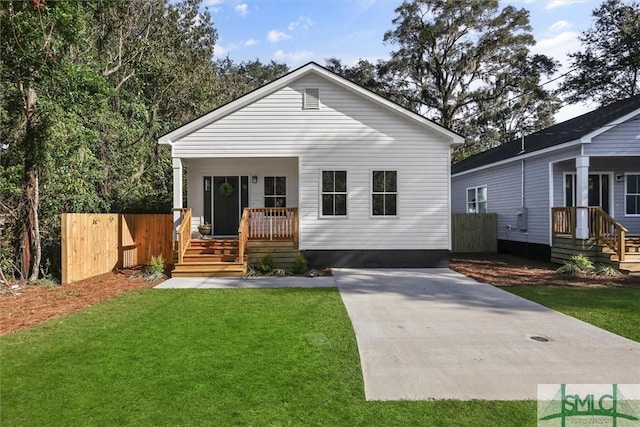 view of front of house with a front lawn