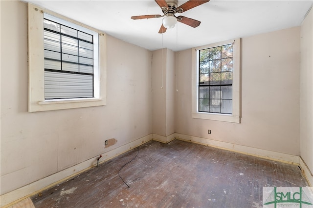 empty room with ceiling fan