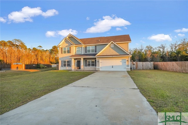 view of front of property featuring a front lawn