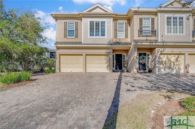 view of front of home featuring a garage