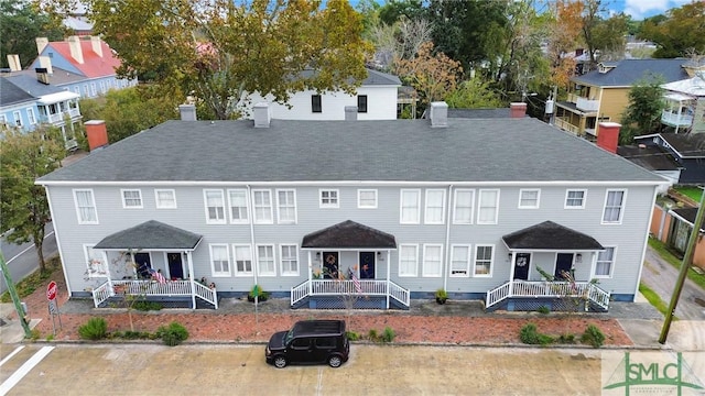 view of front of property featuring covered porch