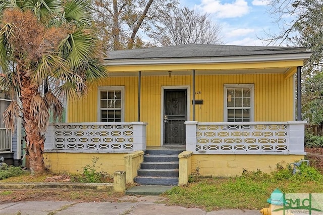 view of front facade featuring a porch