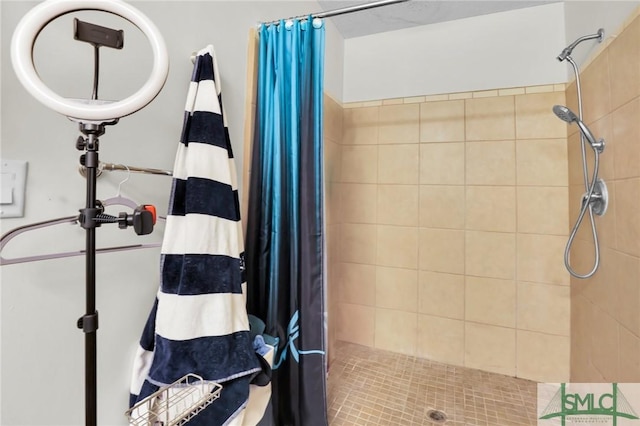 bathroom with walk in shower