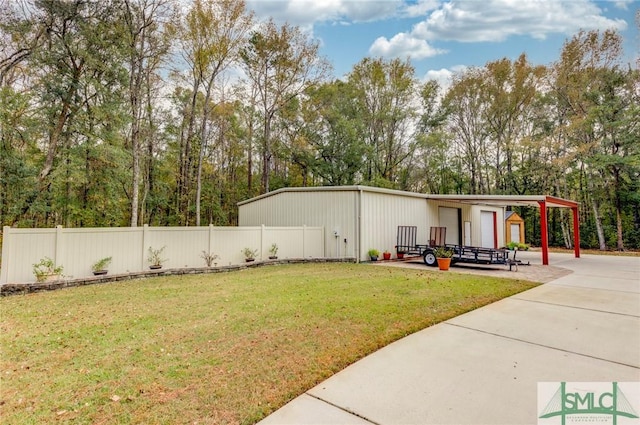 view of yard featuring a carport