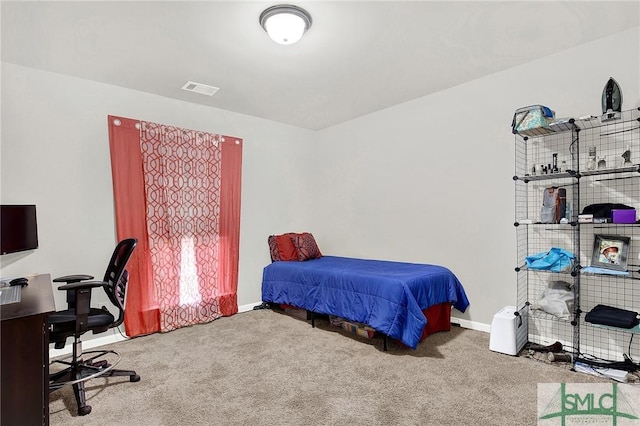 bedroom with carpet