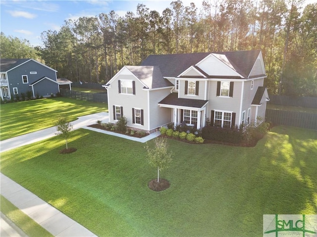 view of front facade featuring a front lawn