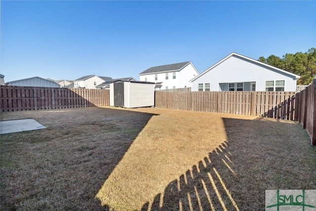 view of yard with a shed