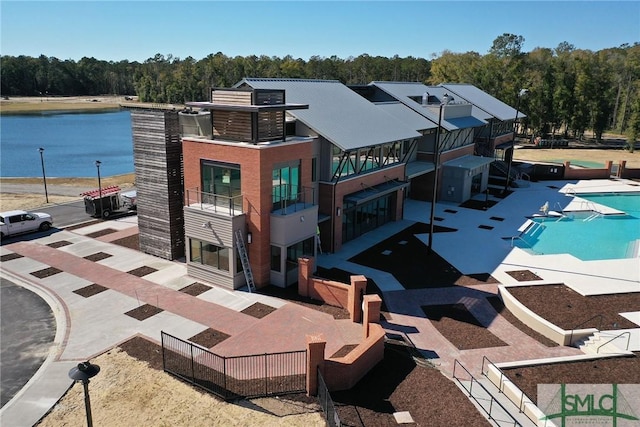 bird's eye view featuring a water view