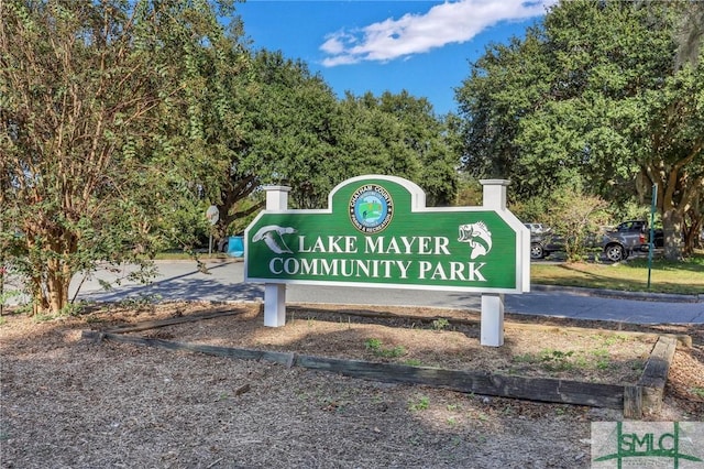 view of community / neighborhood sign