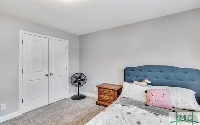 bedroom with carpet flooring