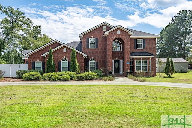 view of front facade featuring a front lawn