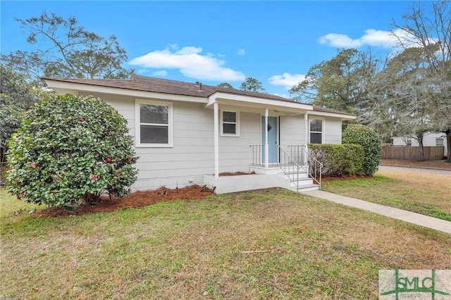 view of front of property with a front yard