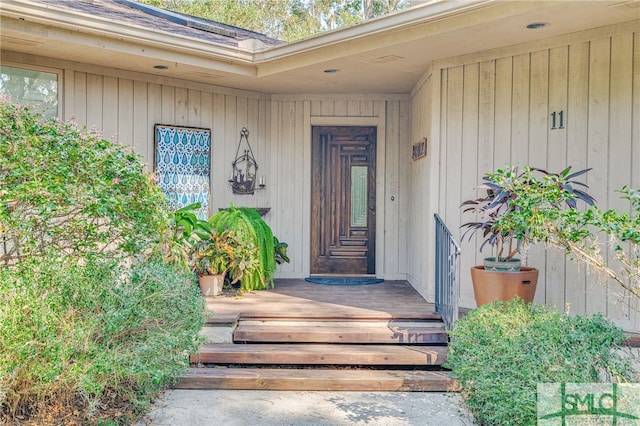 view of property entrance