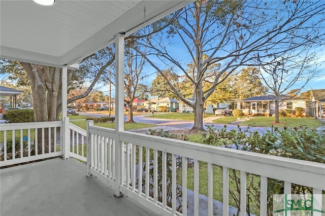 balcony featuring covered porch