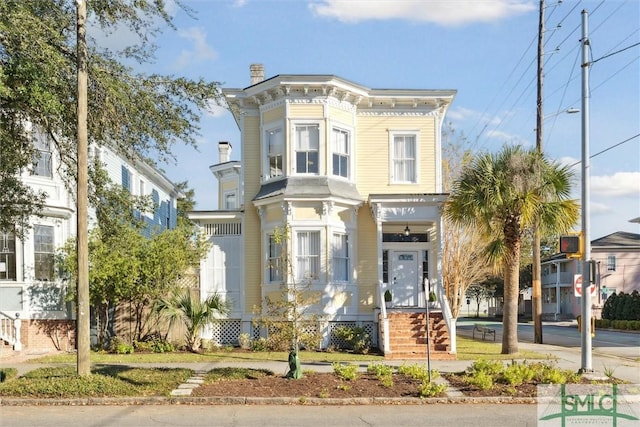 view of italianate house