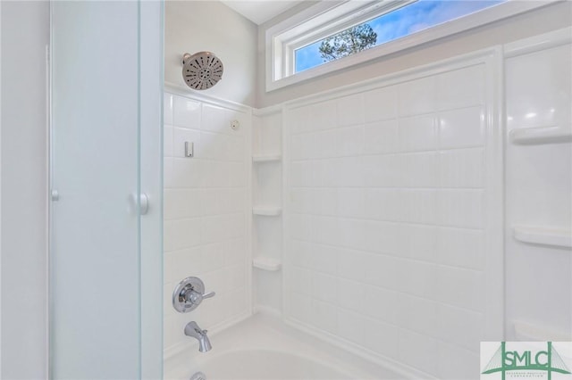 bathroom with bathtub / shower combination