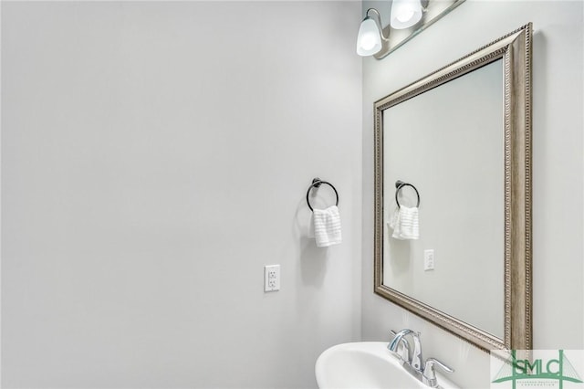 bathroom featuring sink