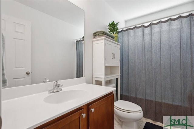 full bathroom featuring tile patterned floors, vanity, shower / bath combo, and toilet