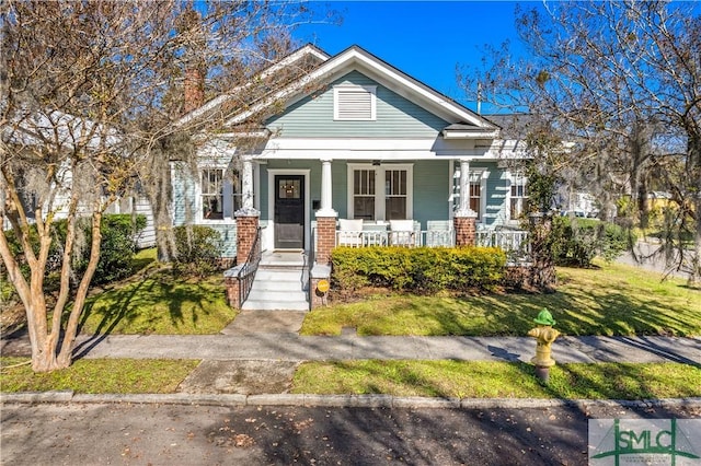 view of front of property featuring a porch