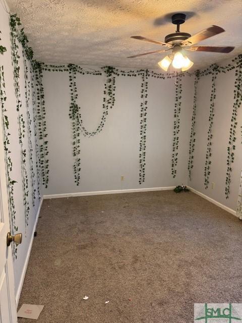 unfurnished bedroom featuring a textured ceiling