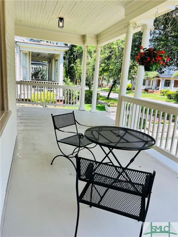 view of patio / terrace with covered porch