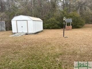 view of yard with a shed