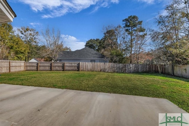 52 Sedgefield Ct, Richmond Hill, GA 31324 - fenced backyard featuring a patio