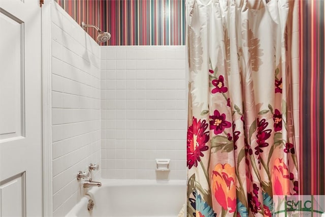 bathroom with shower / bath combo