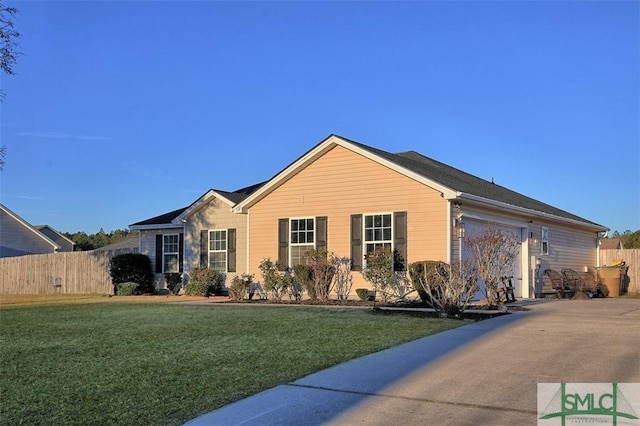 ranch-style home with a front yard