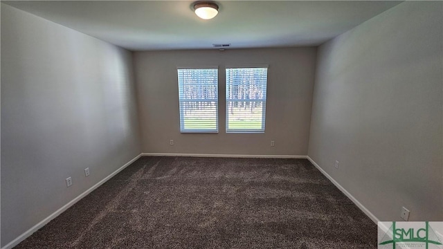 view of carpeted spare room