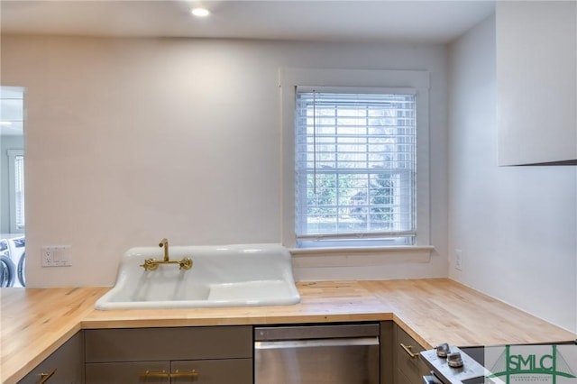 interior space with washer and dryer and sink