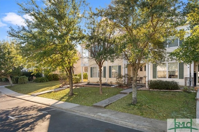 view of front of house featuring a front yard