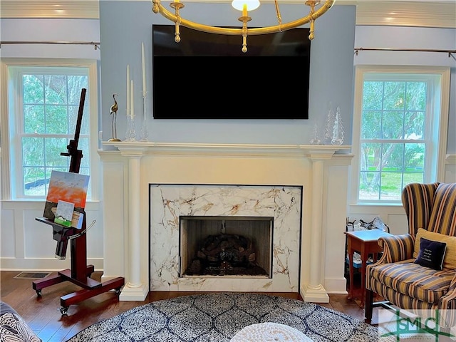 room details with ornate columns and a premium fireplace