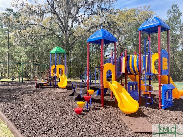 541 Sessile Oak Dr, Savannah, GA 31419 - community play area featuring fence