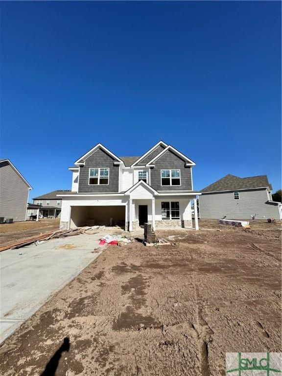 view of front facade featuring a garage