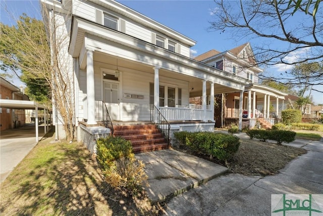 view of front facade featuring covered porch