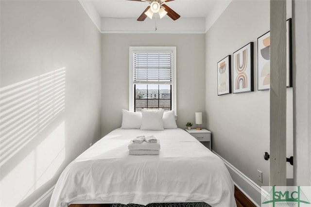 bedroom featuring ceiling fan