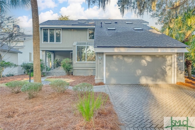 view of front facade with a garage