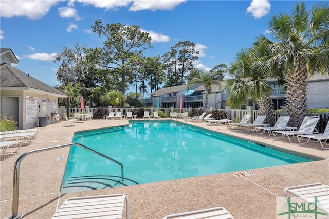 view of swimming pool featuring a patio